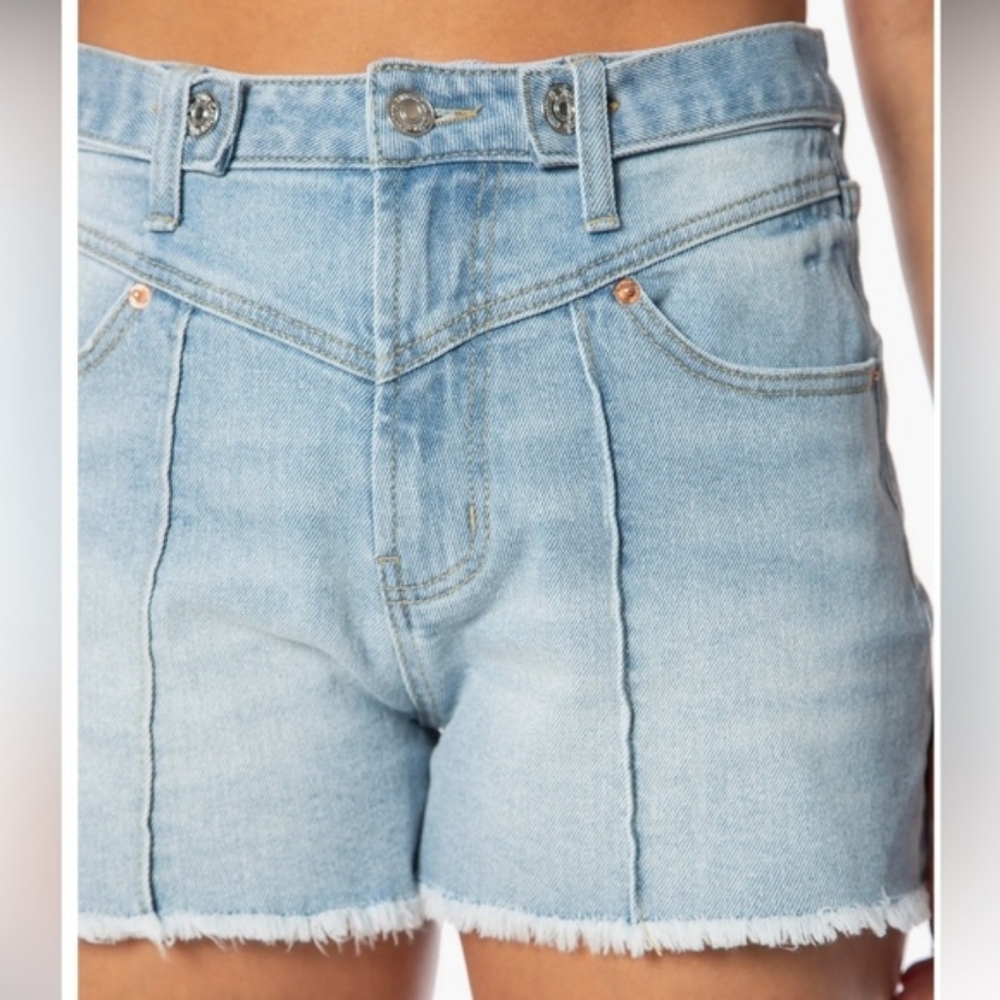 Juicy Couture V Front Denim Shorts Y2K Low Rise Frayed Size 25